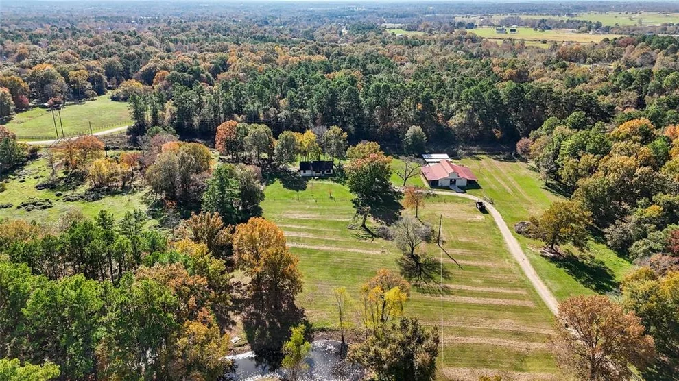 Unit for sale at 22981 Henson Road, Montgomery, TX 77356