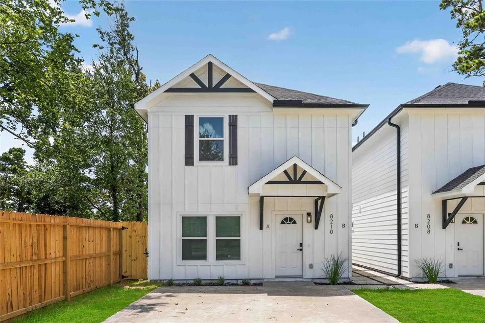 Unit for sale at 8210 Sterlingshire Street, Houston, TX 77078