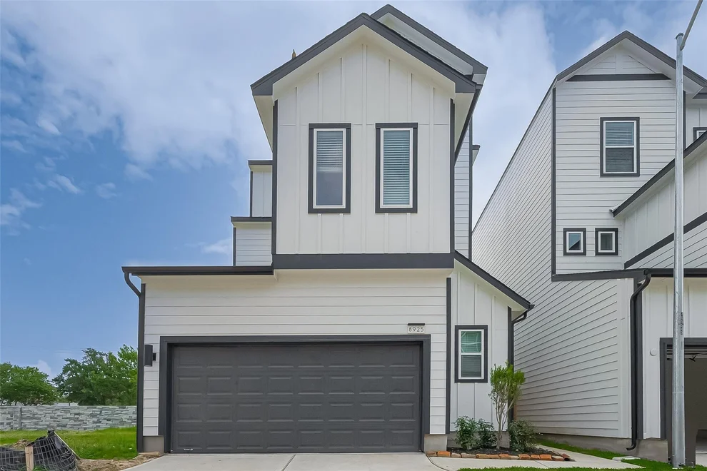 Unit for sale at 8917 Grovner Place, Houston, TX 77055