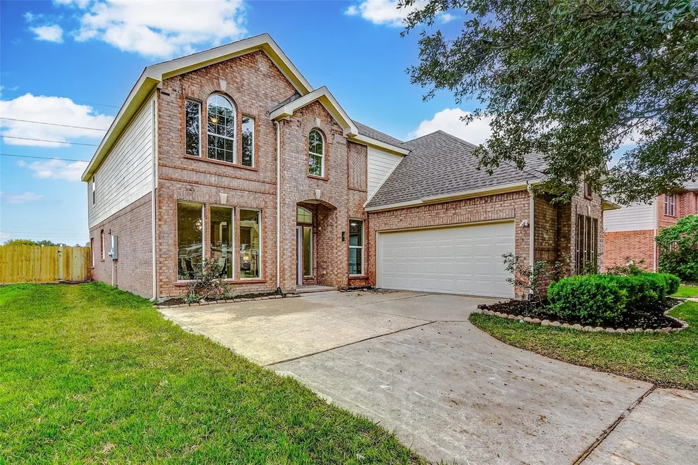 Unit for sale at 1026 Riverchase Drive, Richmond, TX 77469