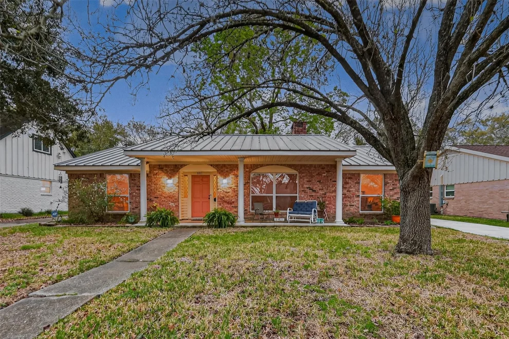 Unit for sale at 5911 Warm Springs Road, Houston, TX 77035