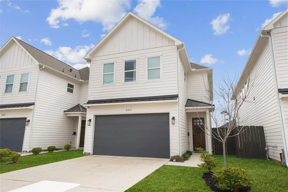 Unit for sale at 2211 Mansfield Street, Houston, TX 77091