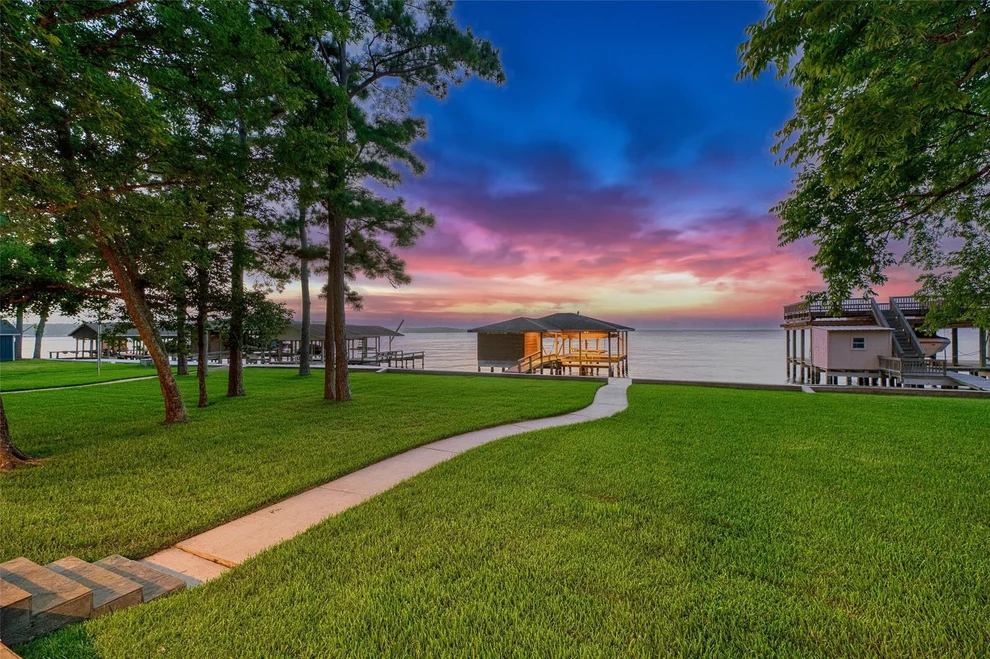 Unit for sale at 371 N Forest Cove Loop, Coldspring, TX 77331
