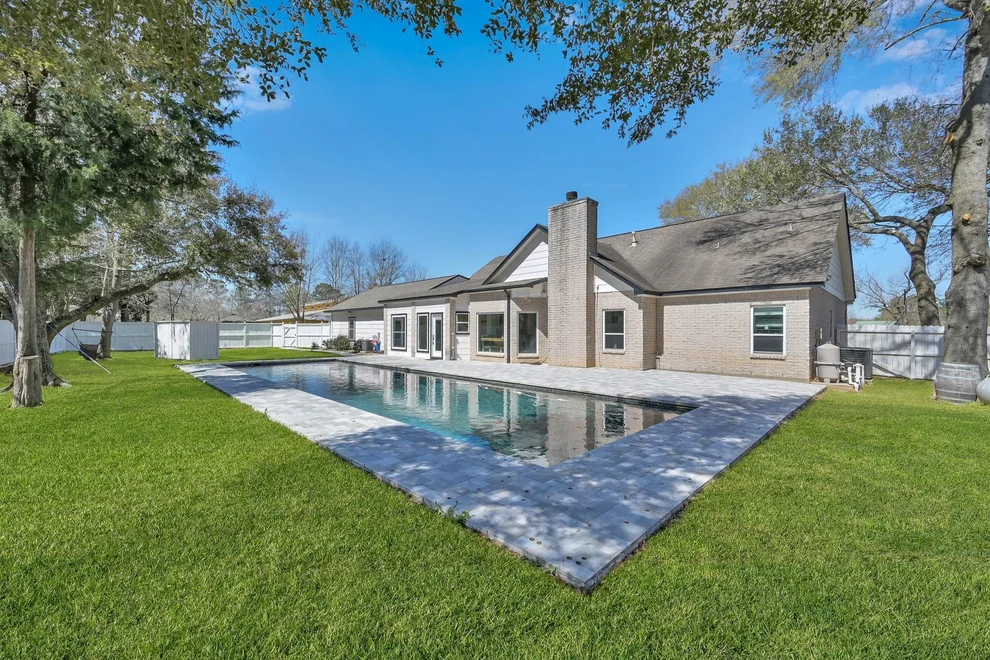 Unit for sale at 10420 Hufsmith Road, Tomball, TX 77375