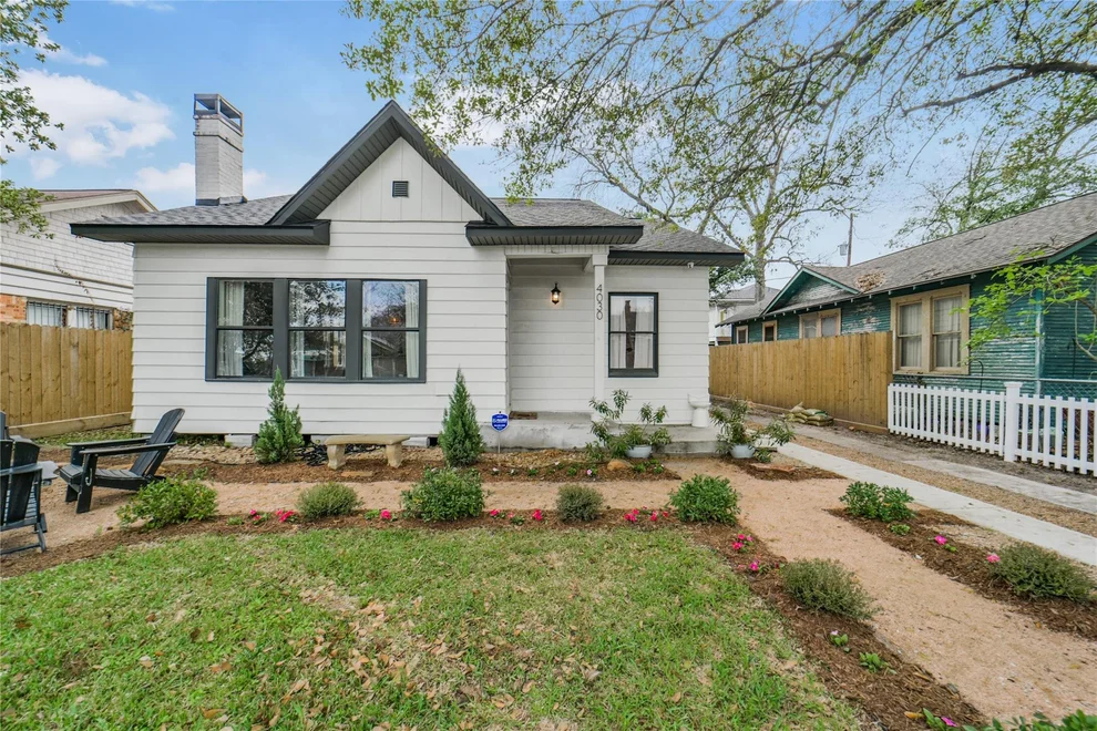 Unit for sale at 4030 Pineridge Street, Houston, TX 77009