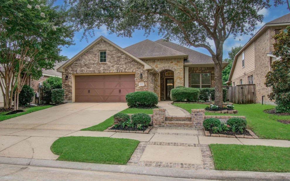 Unit for sale at 18319 E Willow Oak Bend Drive, Cypress, TX 77433