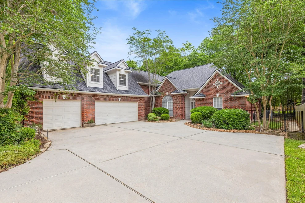 Unit for sale at 106 Lazy Springs Drive, Conroe, TX 77356