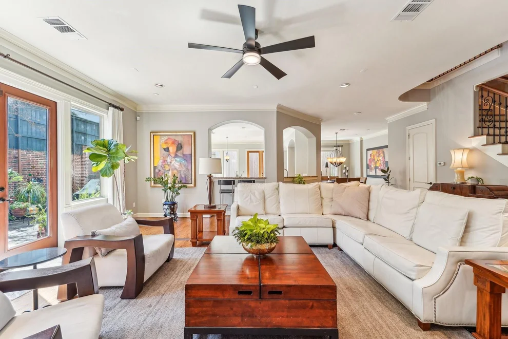 Unit for sale at 227 Westheimer Road, Houston, TX 77006