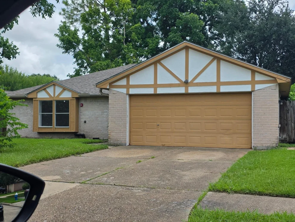 Unit for sale at 7507 Hablo Drive, Houston, TX 77083