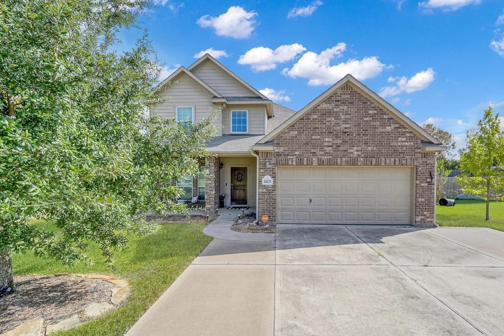 Unit for sale at 14232 Brushwood Drive, Willis, TX 77318