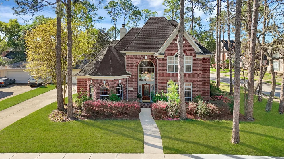 Unit for sale at 4110 Walnut Pond Drive, Houston, TX 77059