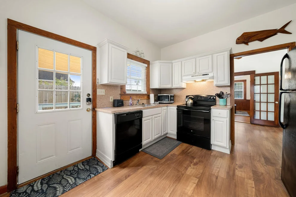 Unit for sale at 916 11th Street, Galveston, TX 77550