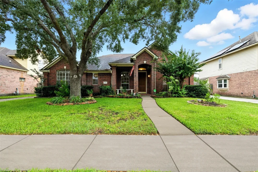 Unit for sale at 14906 Armitage Lane, Sugar Land, TX 77498
