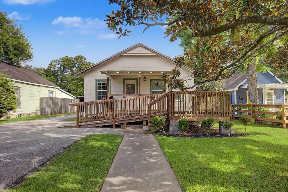Unit for sale at 304 Foster Street, Tomball, TX 77375