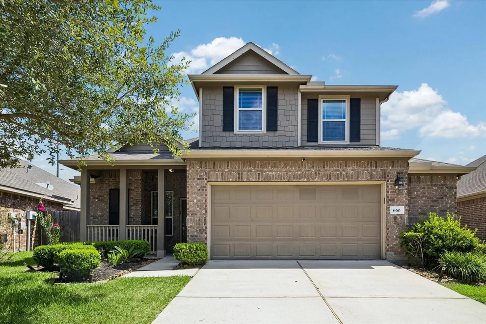 Unit for sale at 660 Oak Circle Drive E, Conroe, TX 77301