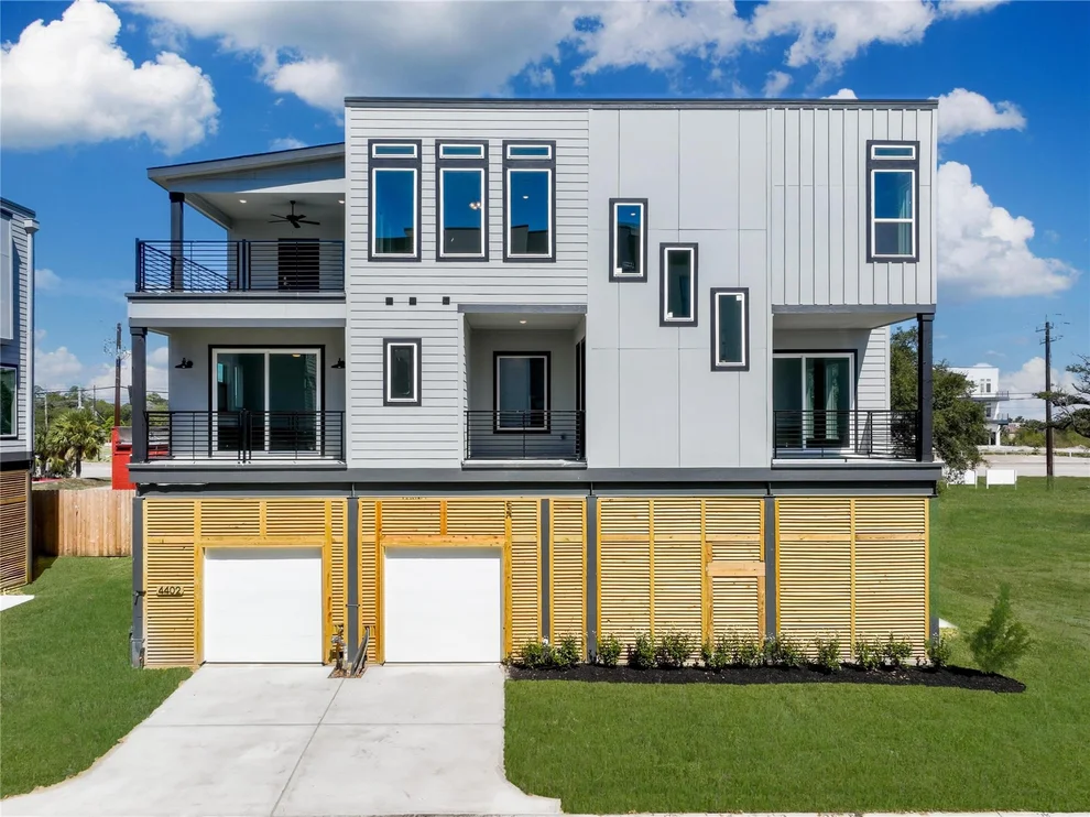 Unit for sale at 4402 Anthony Court Lane, Seabrook, TX 77586