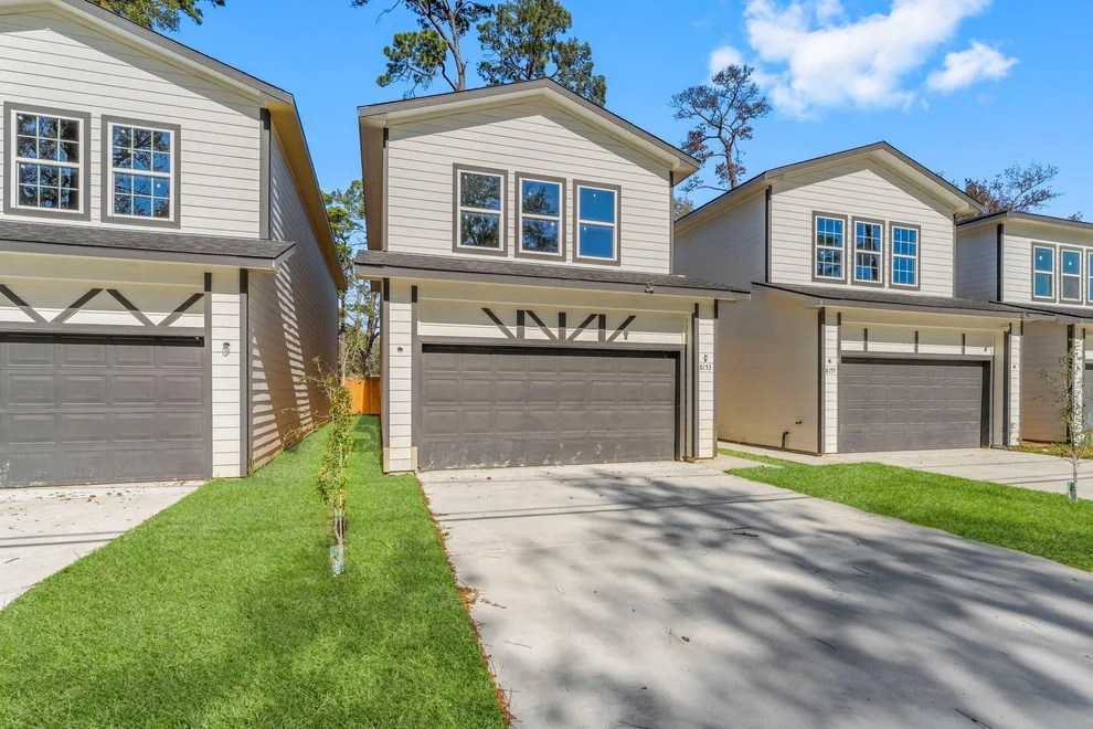 Unit for sale at 8153 Crestview Drive, Houston, TX 77028