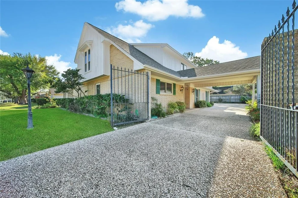 Unit for sale at 7711 Meadowvale Drive, Houston, TX 77063