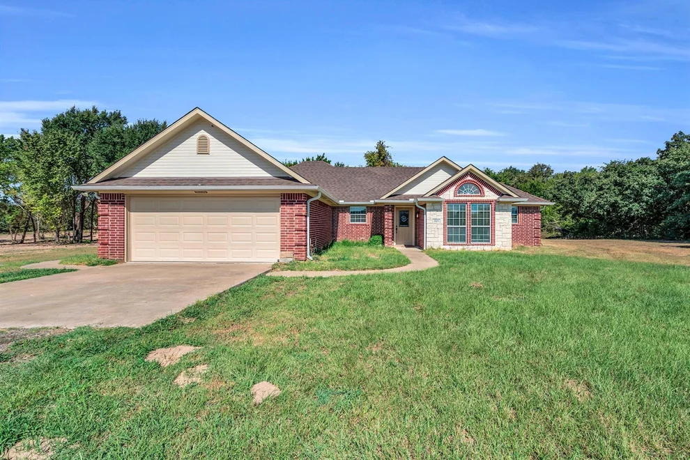 Unit for sale at 525 Peach Tree Road, Mabank, TX 75156