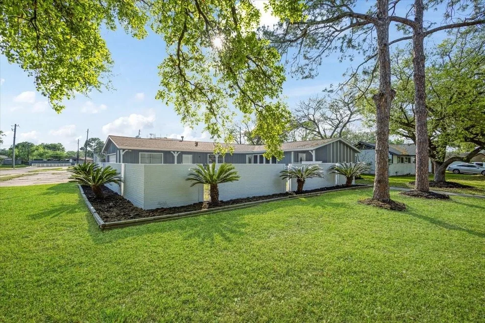 Unit for sale at 3426 Valley Brook Drive, La Porte, TX 77571