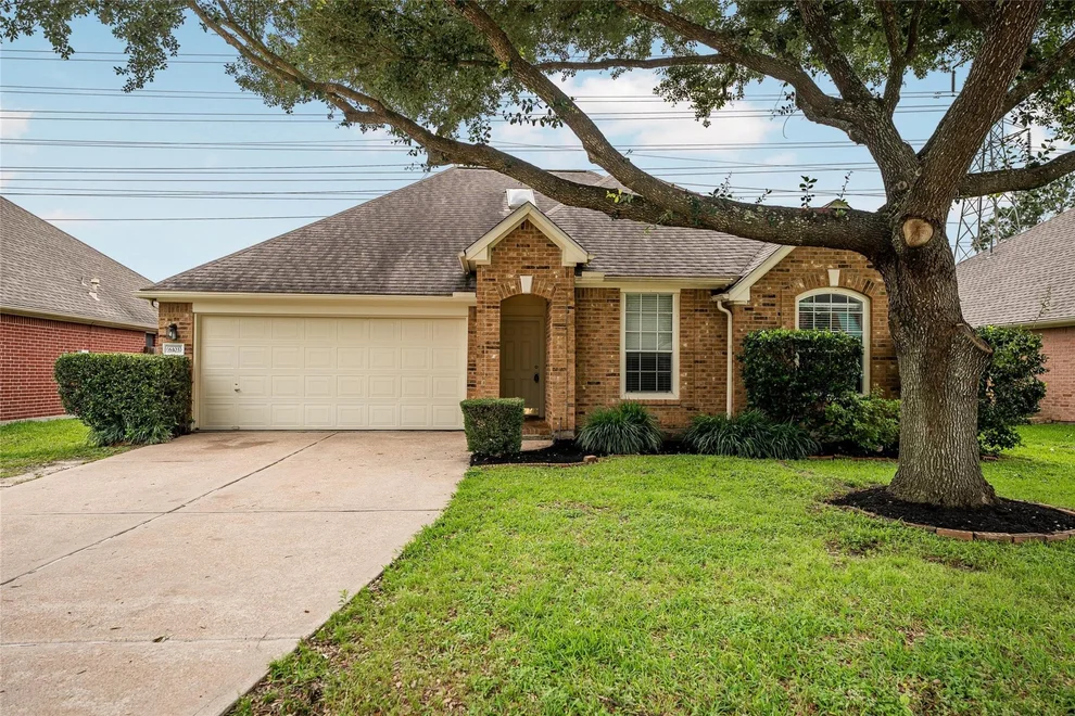 Unit for sale at 6103 Branch Lake Drive, Houston, TX 77066