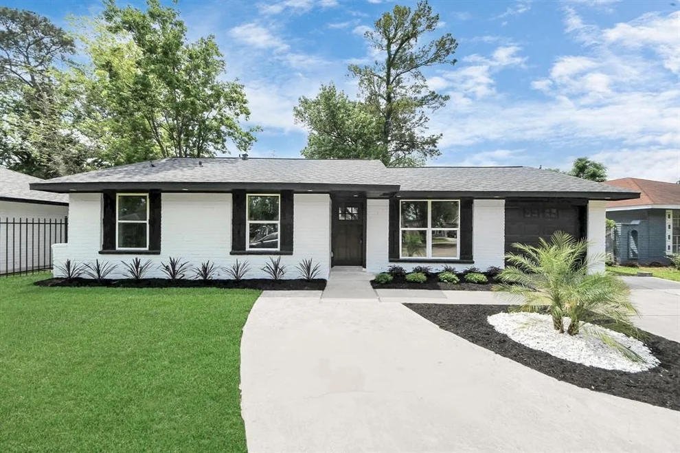 Unit for sale at 7622 Parker Road, Houston, TX 77016