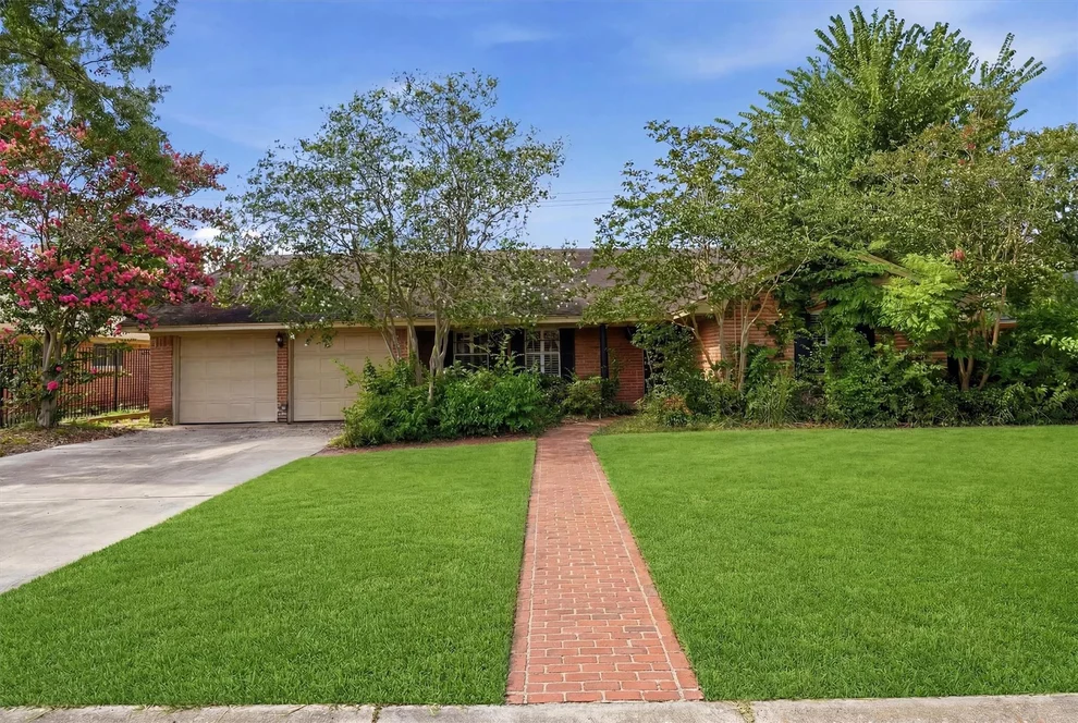 Unit for sale at 1519 Droxford Drive, Houston, TX 77008