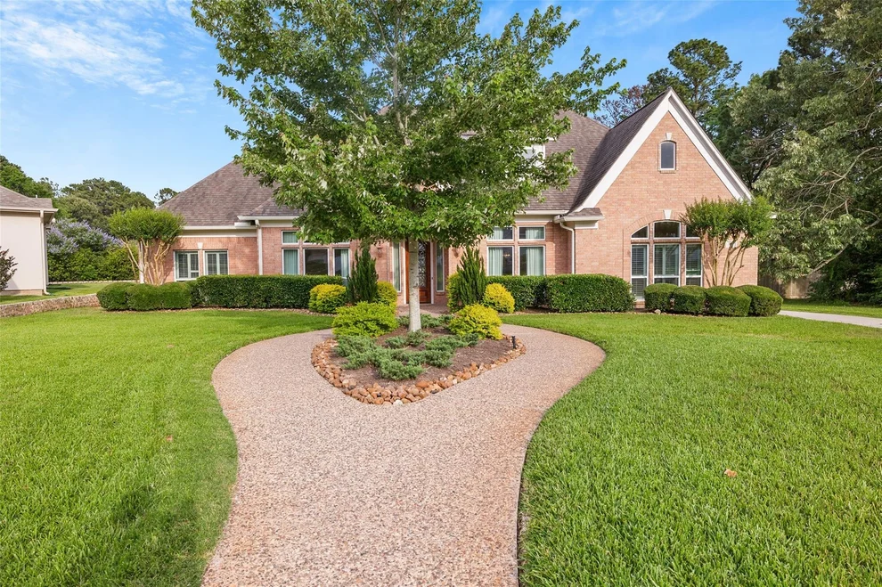 Unit for sale at 38 Cloverdale Court, Montgomery, TX 77356