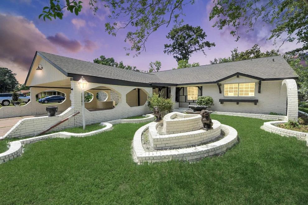 Unit for sale at 7705 Yoe Street, Houston, TX 77016