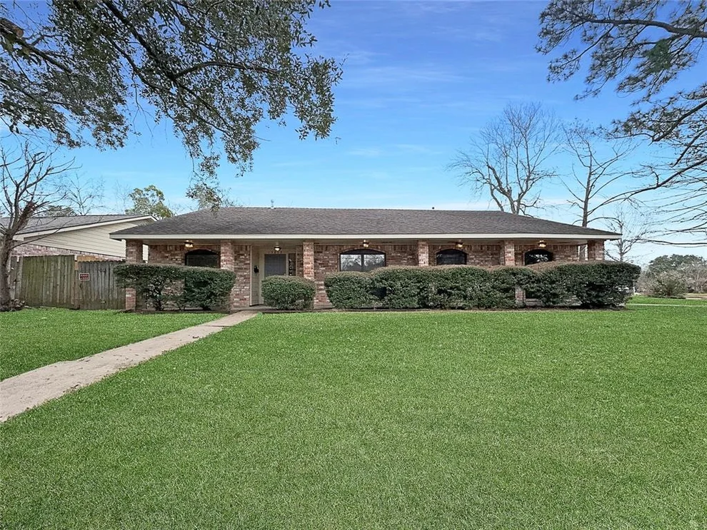 Unit for sale at 15815 La Cabana Drive, Houston, TX 77062