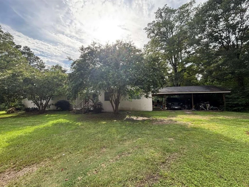 Unit for sale at 10626 Waukegan Road, Conroe, TX 77306