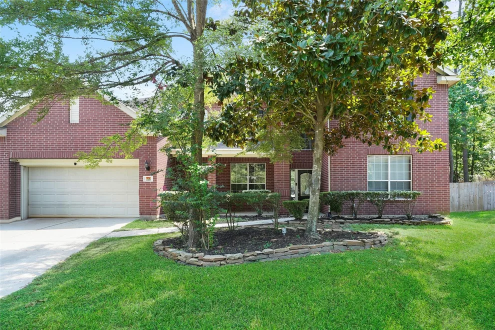 Unit for sale at 18 S April Mist Circle, The Woodlands, TX 77385