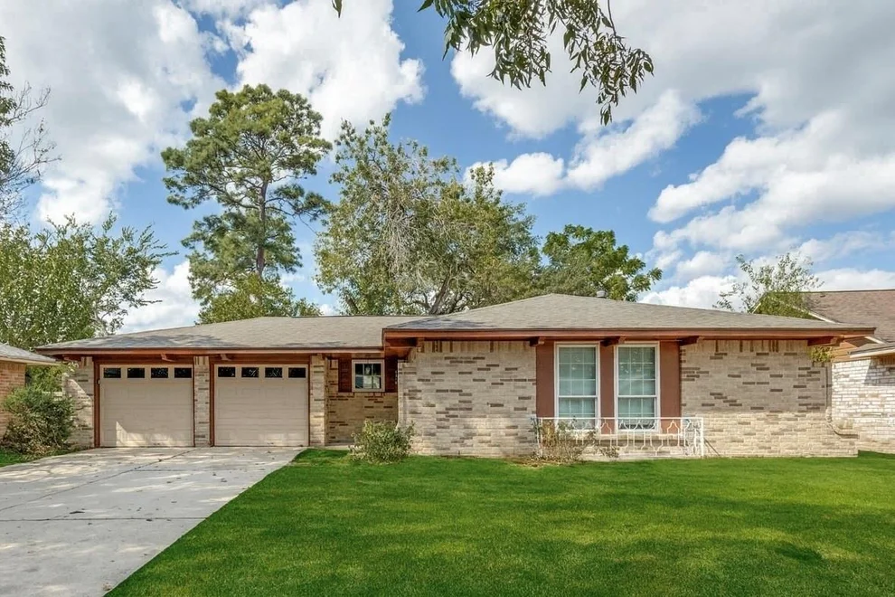Unit for sale at 6310 Silver Chalice Drive, Houston, TX 77088