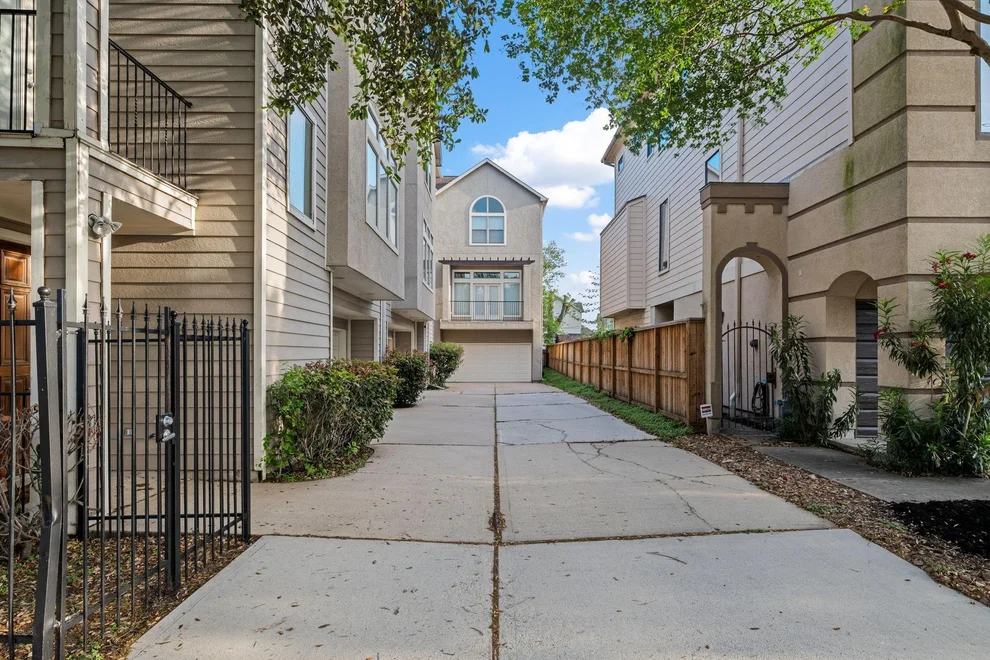 Unit for sale at 5336 Petty Street, Houston, TX 77007