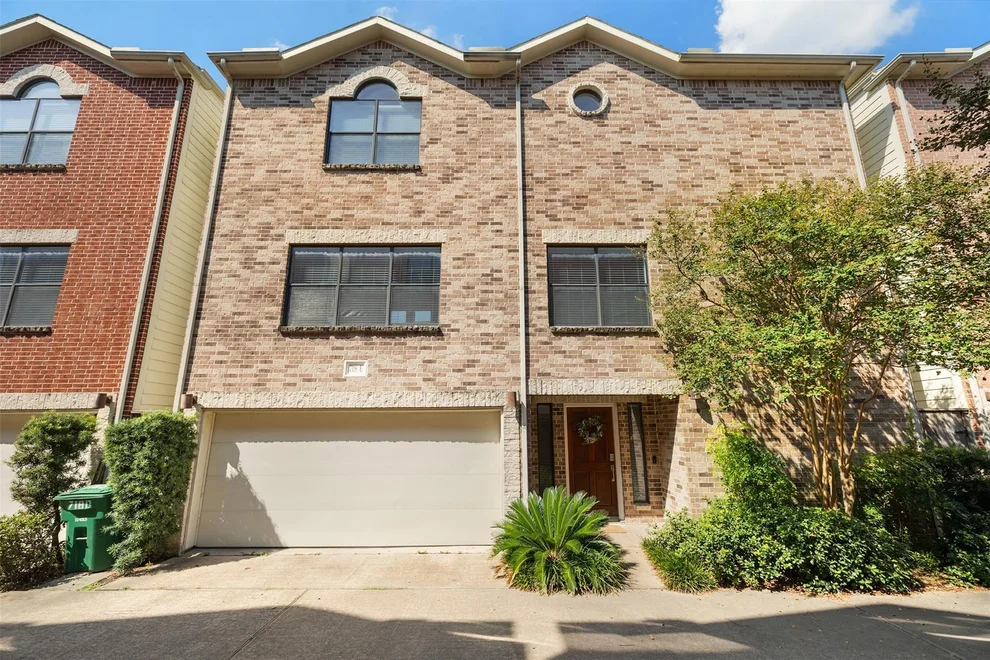 Unit for sale at 718 W 22nd Street, Houston, TX 77008