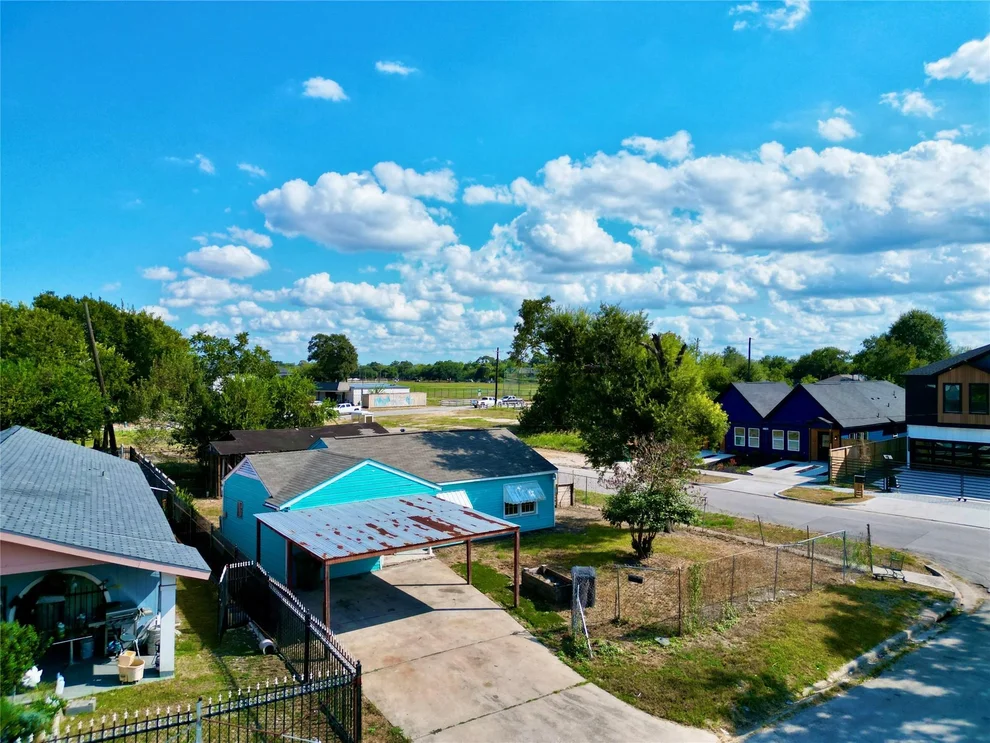 Unit for sale at 7355 Iwo Jima Road, Houston, TX 77033