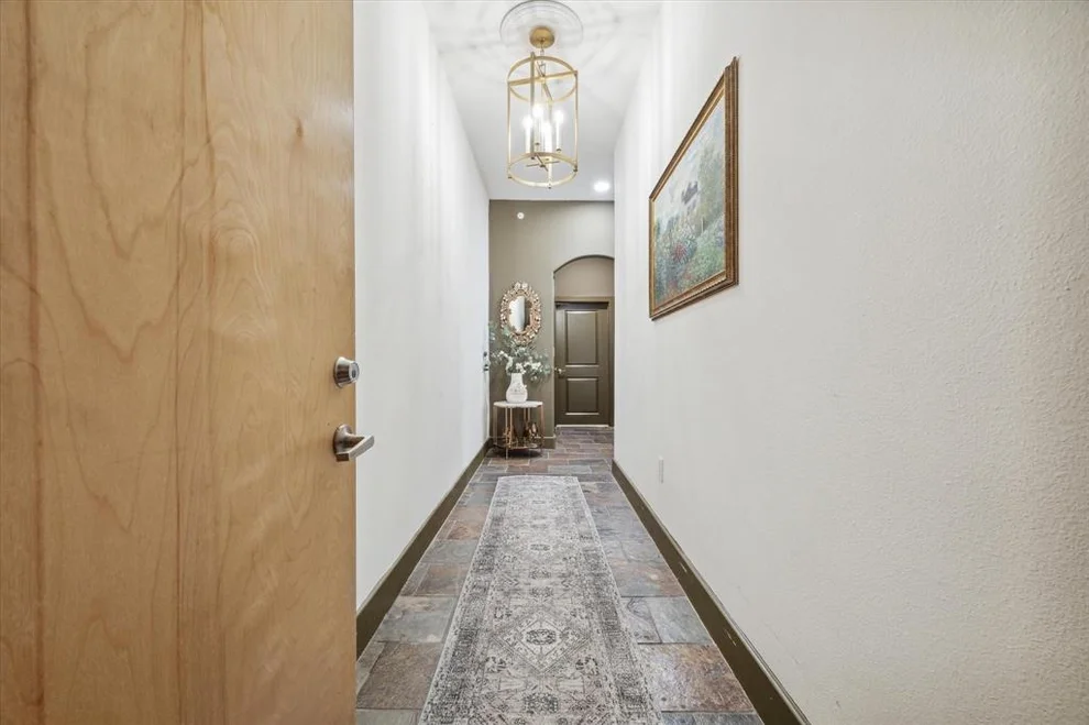 Unit for sale at 1901 Post Oak Boulevard, Houston, TX 77056