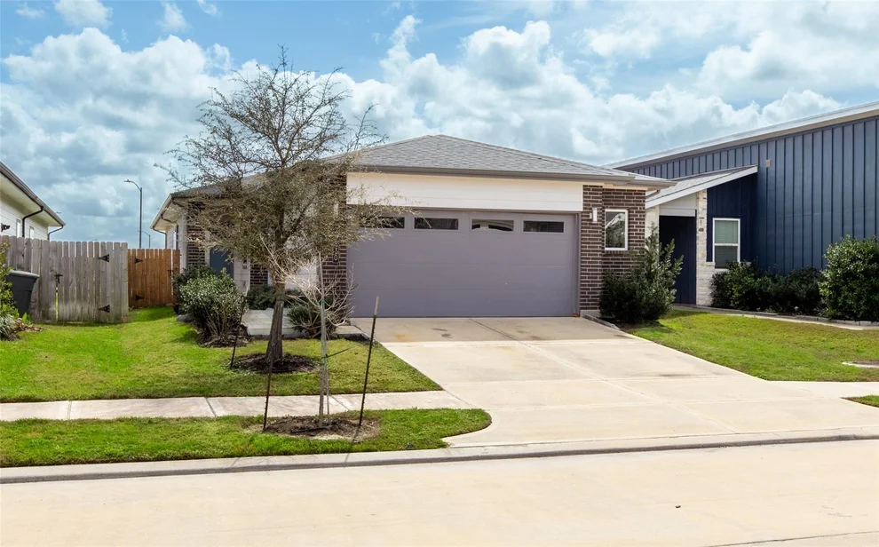 Unit for sale at 2830 Chancery Summit Court, Houston, TX 77047
