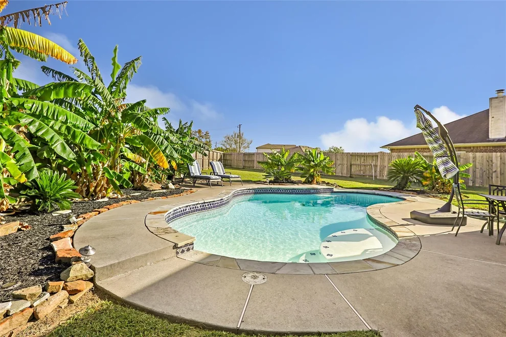 Unit for sale at 1860 Redwood Lane, Dayton, TX 77535