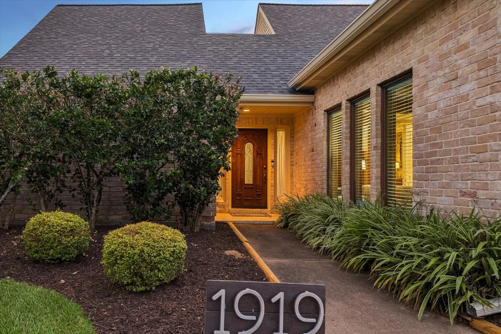 Unit for sale at 1919 Quarterpath Drive, Richmond, TX 77406