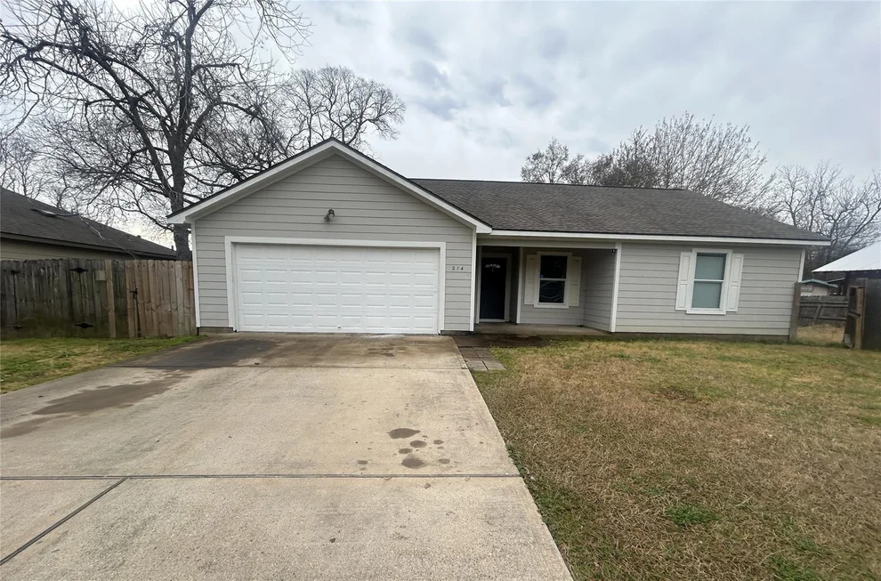 Unit for sale at 214 N 3rd Street, Sealy, TX 77474