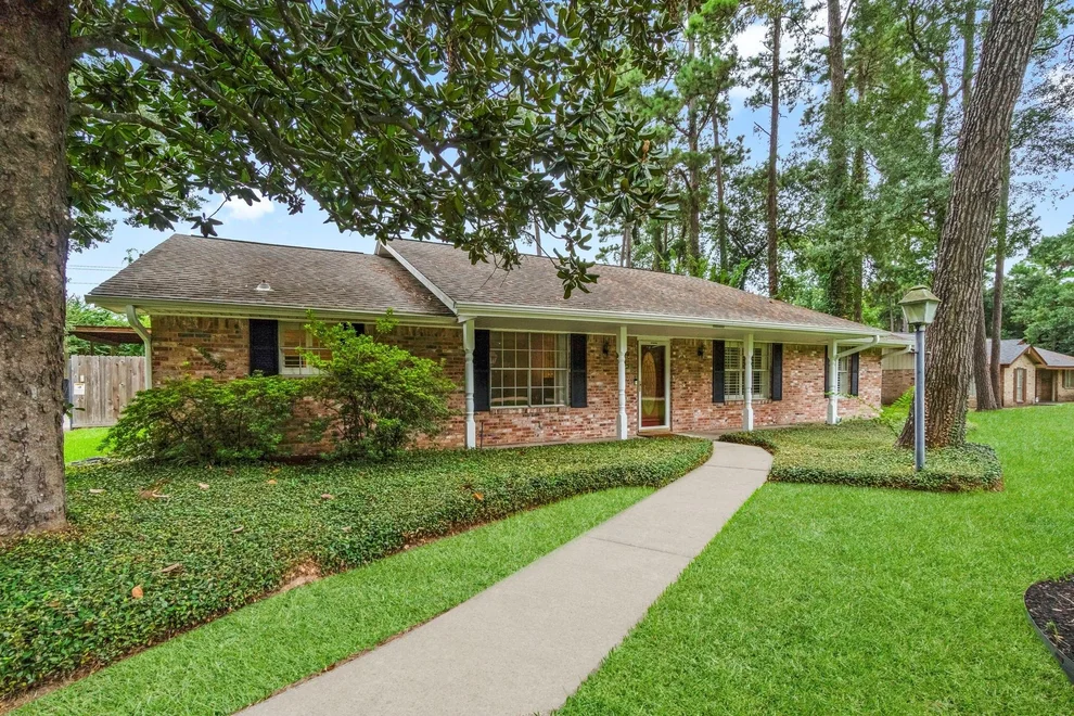 Unit for sale at 26926 Maplewood Drive, Oak Ridge North, TX 77386