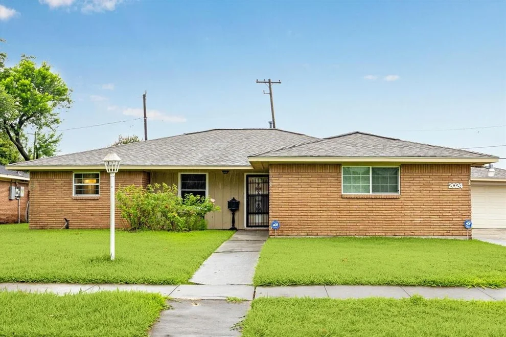 Unit for sale at 2024 John Street, Pasadena, TX 77502