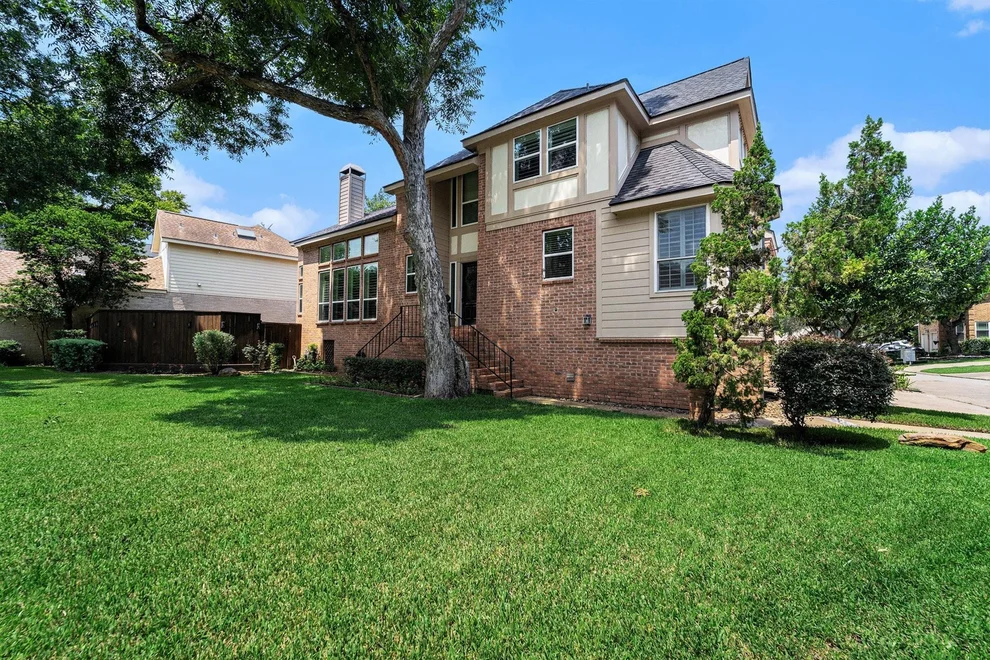 Unit for sale at 12815 Kingsbridge Lane, Houston, TX 77077