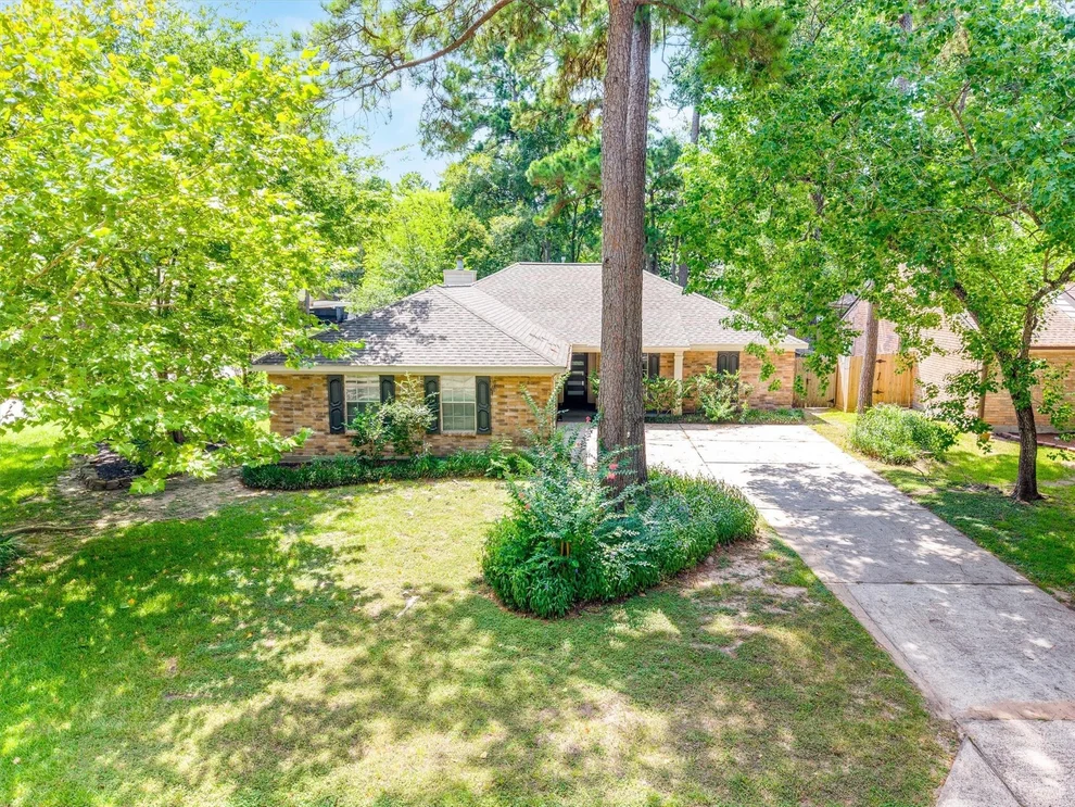 Unit for sale at 3 Still Corner Place, Spring, TX 77381