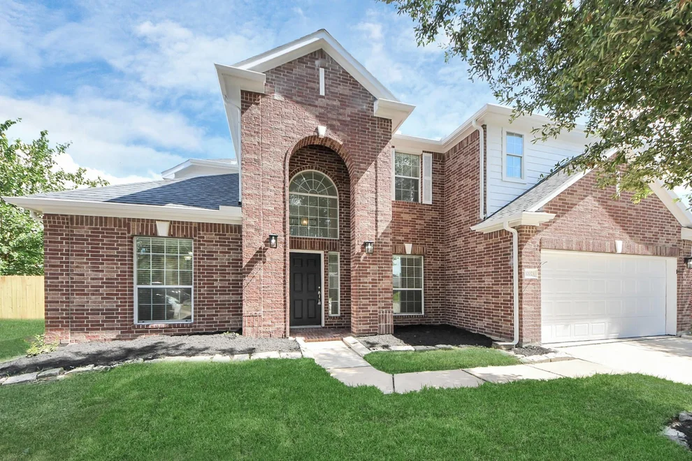 Unit for sale at 10023 Barr Lake Drive SE, Houston, TX 77095