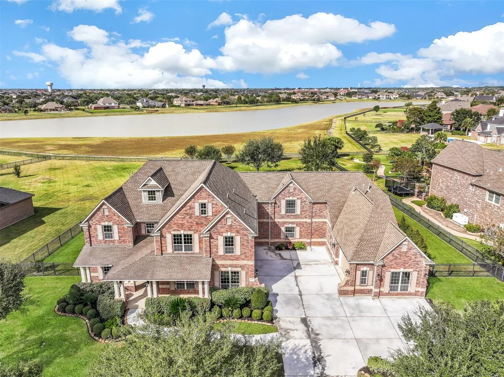 Unit for sale at 3914 Lake Star Drive, League City, TX 77573