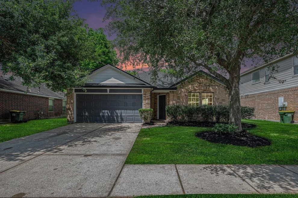 Unit for sale at 2204 Ames Street, Pearland, TX 77584