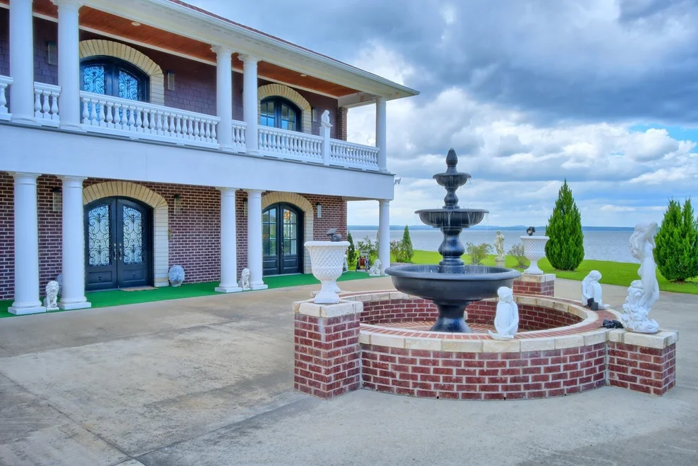 Unit for sale at 320 Cypress Village Dr, Other, LA 71449