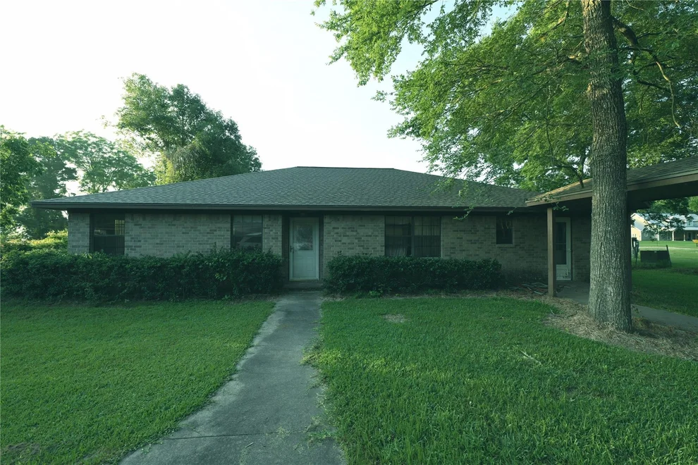 Unit for sale at 390 Johnson Road, Coldspring, TX 77331